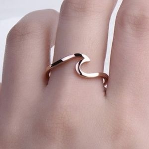 Adeser Ocean Wave Ring